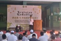 Dokumen foto: kepala sekolah MAN 1 Pasuruan H. Nasrudin saat memberikan ceramah pada Siswa - siswi