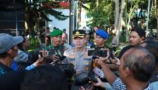 Ket foto. Kapolres Malang, AKBP Muhammad Taat Resdi, saat diwawancara awak media 