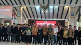 Ket foto. Bupati Malang, HM Sanusi beserta Forkopimda dan Ketua serta pengurus KONI kabupaten Malang yang baru saja dilantik