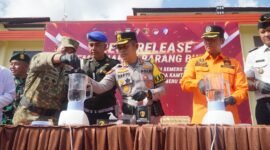 Dokumen Foto : Kapolres Pasuruan bersama jajaran Forkopimda saat press rilis di Mapolres Pasuruan