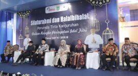 Ket foto. Baliho agenda halal bi halal di Perumda Tirta kanjuruhan yang tidak terpampang foto Wakil Bupati Malang 
