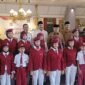 Ket foto. Menteri Sosial RI Saifullah Yusuf didampingi Bupati Malang HM Sanusi dan Sekretaris Daerah Budiar Anwar bersama siswa siswi Sekolah Rakyat
