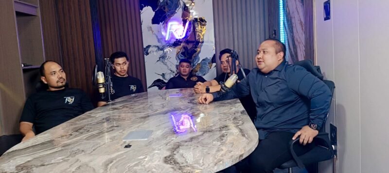 Ket foto. Kanal Podcast R2J kolaborasi Advokat Jaya Atmajaya SH dengan Legislator dari Partai Gerindra, Rizki Irfansyah siap mengudara