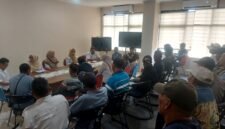 Dokumen foto : warga kedungringin Beji saat orasi di kantor SDA, BMBK kab Pasuruan