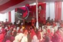 Ket foto. PDI Perjuangan memperingatan Hari Buruh Internasional sekaligus Hari Kartini di pabrik rokok Sayap Mas Gondanglegi Malang 