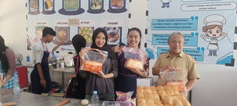 Ket foto. Salah satu ruangan kelas SMAN 1 Tumpang yang dijadikan tempat produksi roti non sugar 