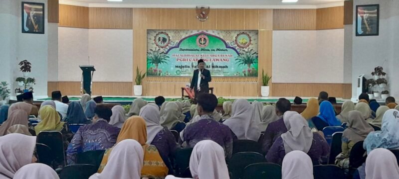 Ket foto. Halal bi halal seluruh anggota PGRI cabang Lawang 