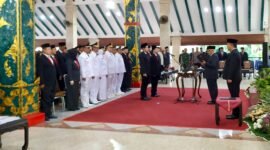 Ket foto. Bupati Malang HM Sanusi saat melantik Pejabat Eselon II, Administrator, Pengawas dan Pejabat Fungsional di Pendopo Agung 