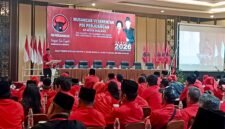 Ket foto. Wakil Ketua DPD PDI Perjuanga Jawa Timur, I Made Riandiana Kartika saat memberikan sambutan 