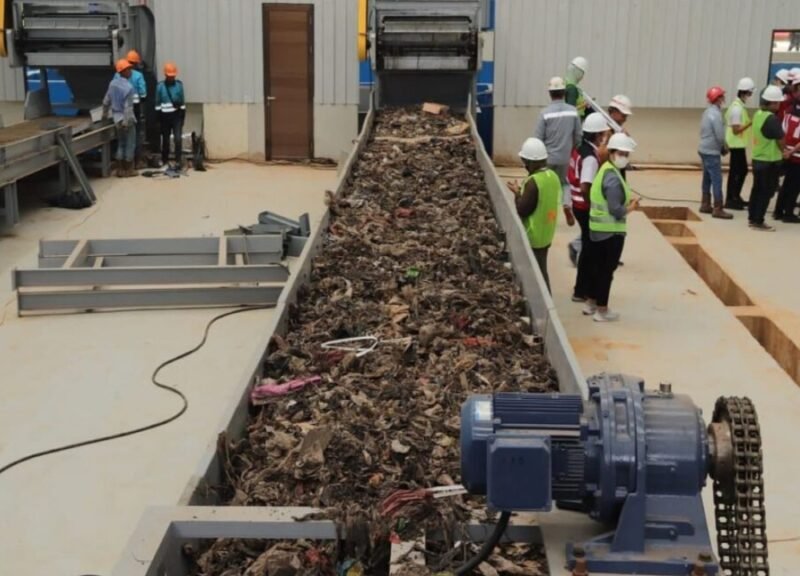 Ilustrasi Mesin Pemilah Sampah