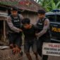 Ilustrasi Penangkapan terduga pelaku pencurian ayam oleh Polres Kota Batu (Foto: bgs pendoposatu.id)