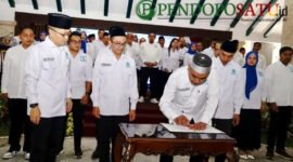 Gabungan Pengusaha Makan Bergizi (GAPEMBI) Jatim, Makhrus Soleh saat melantik Korwil GAPEMBI Malang raya di Pendopo Agung Kabupaten Malang (Foto: Seno pendoposatu.id)
