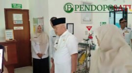 Bupati Malang, HM Sanusi saat sidak ruang pelayanan di Puskesmas Tajinan (Foto: Seno pendoposatu.id)