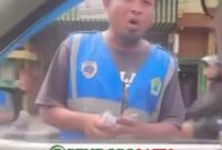 Oknum jukir Kayutangan kota Malang (Foto: bgs Pendoposatu.id)