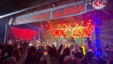 Anto Baret, Saat Membawakan Lagu 