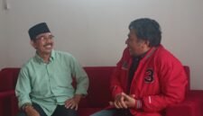 Ket foto. Pertemuan Ketua Fraksi PKB, Abdulloh Satar dan Ketua Fraksi PDI Perjuangan DPRD kabupaten Malang saat bertemu di Kantor DPC PDI Perjuangan Di Kepanjen 