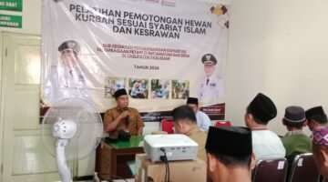 Dinas KP3 Kabupaten Pasuruan Saat Memberikan Pelatihan
