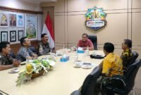 Kepala Dinas Pendidikan Jawa Timur, Aries Agung Paewai Menerima Panitia Pelantikan Dan FGD Serta Beberapa Pengurus JMSI Jatim di Kantornya