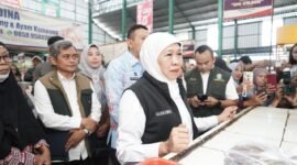 Gubernur Jatim, Khofifah Indar Parawansa Saat Sidak Pasar Klojen Kota Malang Didampingi Kepala Bakorwil Malang, Asep Kusdinar 