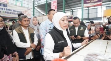 Gubernur Jatim, Khofifah Indar Parawansa Saat Sidak Pasar Klojen Kota Malang Didampingi Kepala Bakorwil Malang, Asep Kusdinar