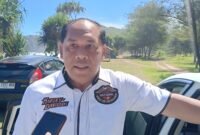 Ket foto. Presiden Malang Tahes Club (MTC), Yusron Virmansa sat diwawancara awak media