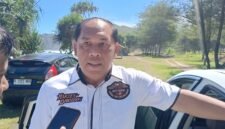 Ket foto. Presiden Malang Tahes Club (MTC), Yusron Virmansa sat diwawancara awak media 