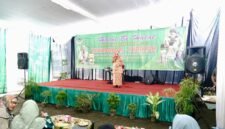 Ket foto. Wakil Bupati Malang Hj Lathifah Shohib saat menghadiri acara halal bihalal di Yayasan Al Hidayah Pakis