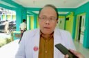 Ket foto. Plt Direktur RSUD Ngantang, Dr.dr. Henri Sulistianto saat diwawancara awak media 