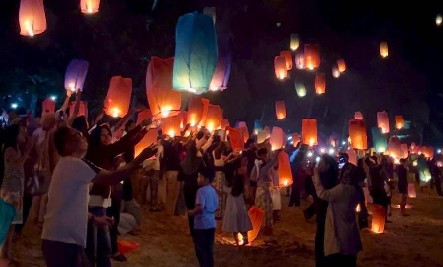 Ngliyep Lantern Camp Dongkrak Wisata Malang Selatan, Ratusan Peserta Luar Daerah Padati Pantai Ngliyep Oplus_16908288