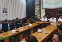 Anggota DPRD Kabupaten Malang Saat Audensi Menerima Perwakilan Masyarakat Bendungan Lahor Karangkates (Foto: bgs Pendoposatu)