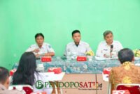 Kepala Bakorwil Malang, Asep Kusdinar, Saat Memberikan Pengarahan Rapat Koordinasi Relokasi TPS Kaliwaron (Foto: bgs Pendoposatu)