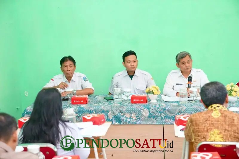 Kepala Bakorwil Malang, Asep Kusdinar, Saat Memberikan Pengarahan Rapat Koordinasi Relokasi TPS Kaliwaron (Foto: bgs Pendoposatu)