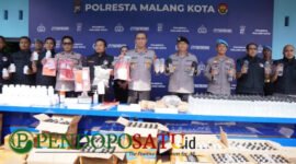 Kapolresta Malang Kota, Putu Kholis Aryana Bersama Jajarannya Saat Menggelar Konferensi Pers (Foto: Seno Pendoposatu)