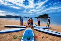 Salah Satu Olahraga Air Yang Disukai Wisatawan Di Pantai 3 ini 1 Banyu Meneng Bantur Malang (Foto: Seno Pendoposatu)