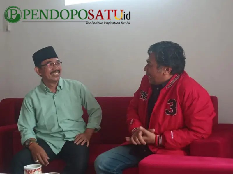 Pertemuan Ketua Fraksi PKB, Abdulloh Satar dan Ketua Fraksi PDI Perjuangan DPRD Kabupaten Malang saat bertemu di Kantor DPC PDI Perjuangan Kepanjen (Foto: Seno pendoposatu.id)
