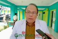 Plt Direktur RSUD Ngantang, Dr.dr. Henri Sulistianto Saat Diwawancara Awak Media (Foto: Seno pendoposatu.id)