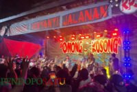 Anto Baret, Saat Membawakan Lagu 