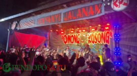 Anto Baret, Saat Membawakan Lagu 