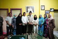 Wamenhaj, Dahnil Anzar Simanjuntak Bersama Keluarga Almarhumah 