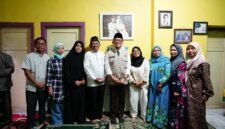Wamenhaj, Dahnil Anzar Simanjuntak Bersama Keluarga Almarhumah