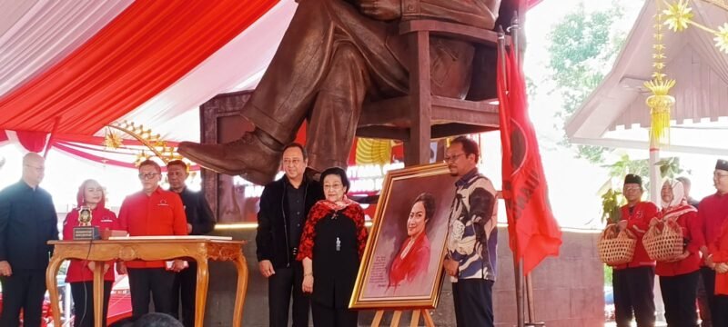 Presiden ke-5 Republik Indonesia, Megawati Soekarnoputri, Saat peresmian renovasi Istana Gebang di Kota Blitar
