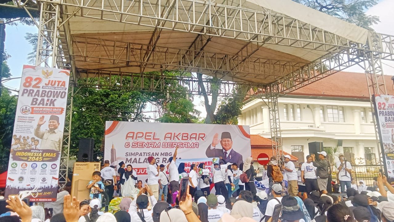 Simpatisan MBG Malang Raya Gelar Apel Akbar Depan Alun-alun Tugu Malang Simpatisan MBG Malang Raya Gelar Apel Akbar Depan Alun-alun Tugu Malang