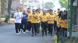 Jajaran Anggota Polres Pasuruan Saat Olah Raga Lari Bersama (Foto: Abdullah Pendoposatu)