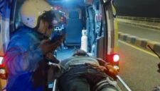 Korban Kecelakaan Tunggal Saat Di Bawa Ambulance Ke Rumah Sakit Saiful Anwar Kota Malang 