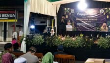 Ket foto. Kepala Desa Sitirejo Kecamatan Wagir, Buang Suharja,  saat memberikan sambutan di pengajian dalam rangka Bersih Desa Sitirejo 2026