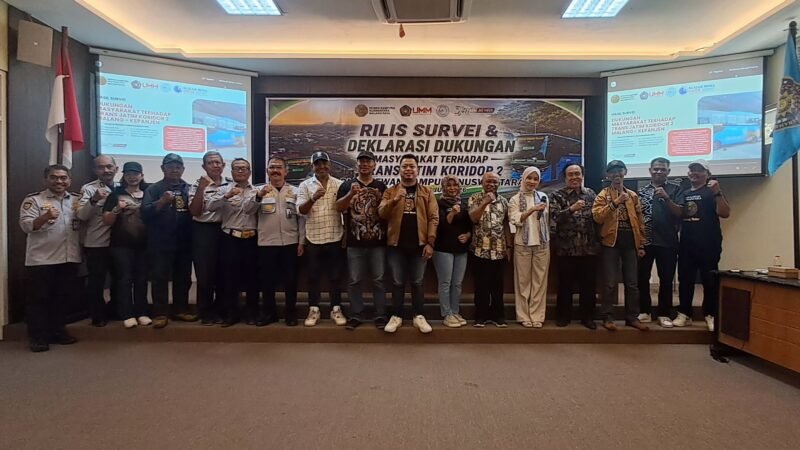 Rilis hasil survei Trans Jatim Koridor 2 Malang di UMM oleh Dewan Kampung Nuswantara (DKN) bersama Organisasi Kemasyarakatan (Ormas), Prof. Dr. Wahyudi, M.Si Kaprodi S3 Pascasarjana Universitas Muhammadiyah Malang (UMM) 