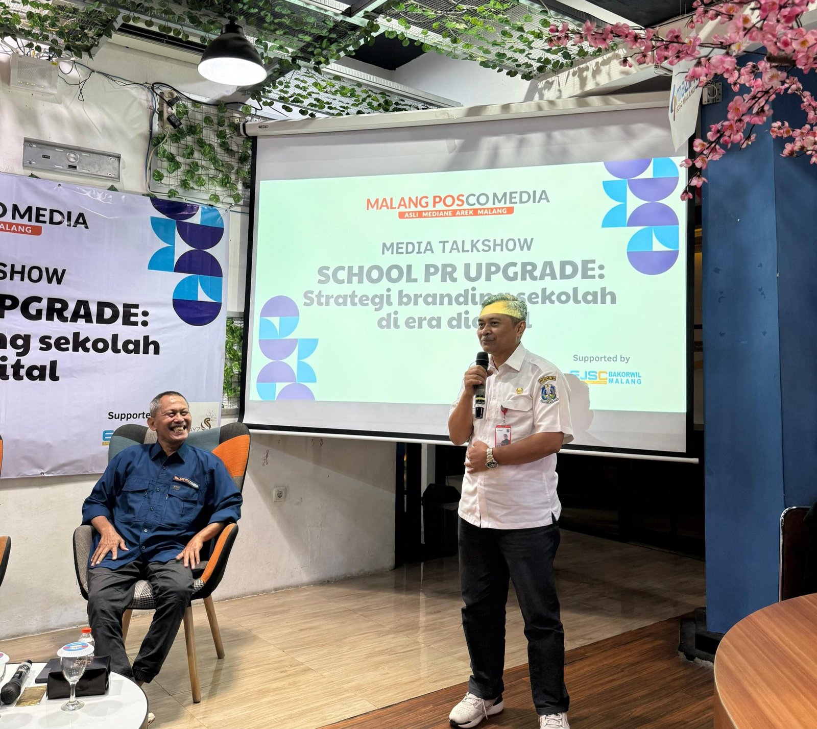 Bakorwil Malang Ajak Sekolah Bangun Branding Positif, Etika Budaya Bermedia Sosial Bakorwil Malang Ajak Sekolah Bangun Branding Positif, Etika Budaya Bermedia Sosial