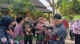 Bupati Malang, HM Sanusi, Di Dampingi Sekda Saat Tinjau SDN Pakisjajar 2 (Foto: Ones Pendoposatu)