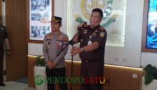 Kapolres Dan Kajari Saat Silaturahim Di Kantor Kejaksaan Negeri Pasuruan (Foto: Abdullah Pendoposatu)