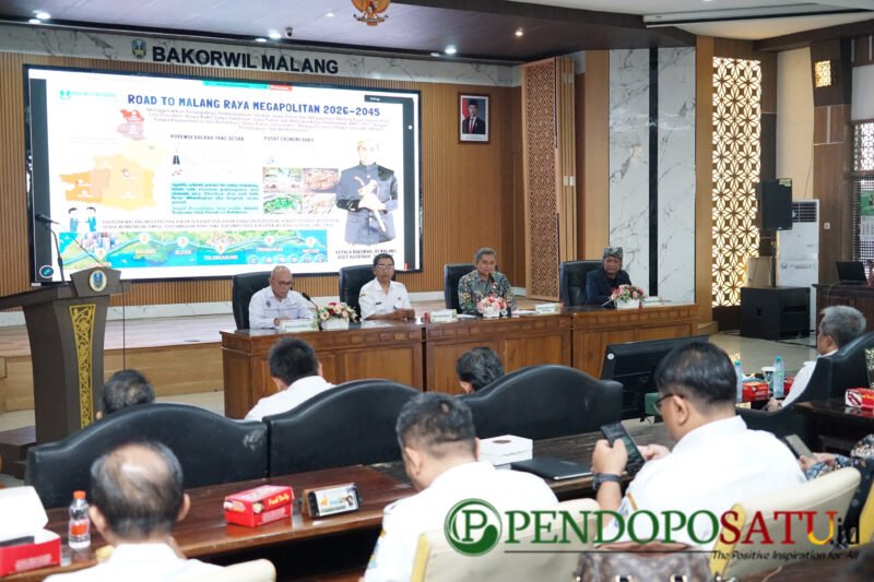 Kepala Bakorwil Malang, Asep Kusdinar Saat Memberikan Sambutan Pada Orkestrasi Strategic Planning Road to Malang Raya Megapolitan 2026–2045 (Foto: bgs Pendoposatu)